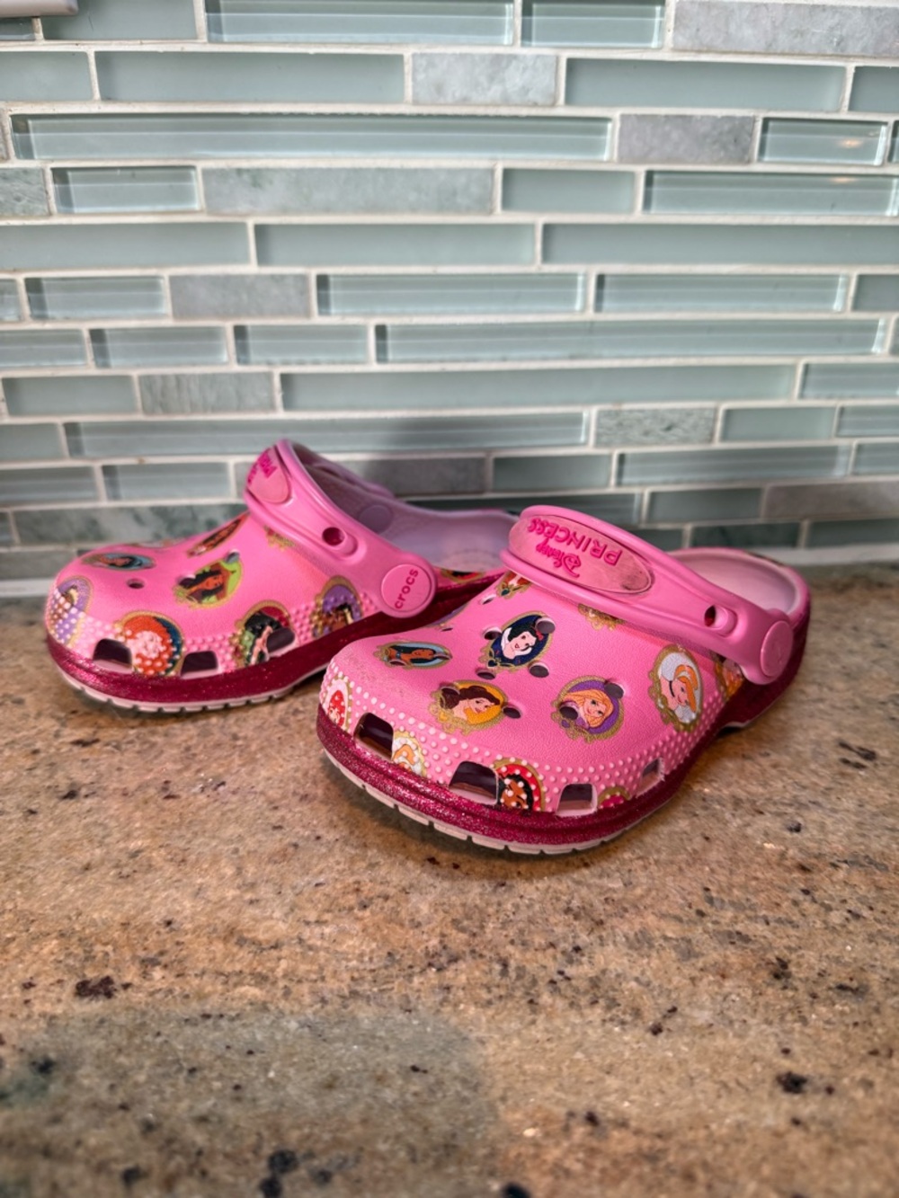 CROCS Toddler Girl’s Pink Disney Princess Clogs in Size 7